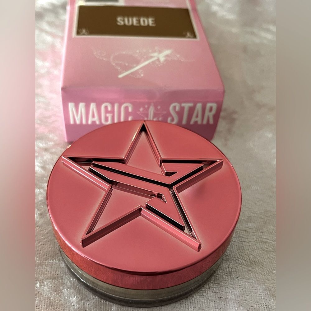 Jeffree Star Magic Star Lumnious Setting Powder in Suede